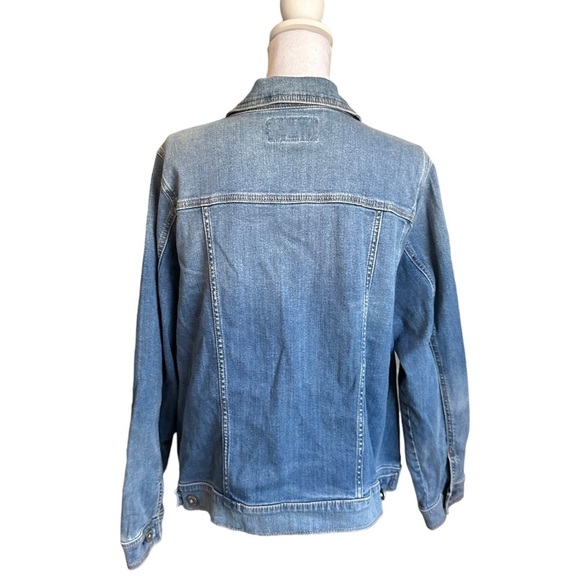 Torrid Denim Fitted Trucker Button down Jacket Size 3 - Picture 5 of 17
